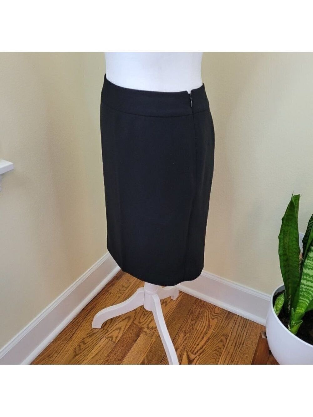 Ann Taylor Pencil Skirt Flat Front Black Business Career Wear Women's Size 0P - Picture 2 of 12